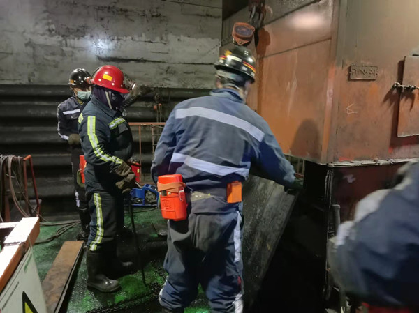 陜煤建設(shè)機(jī)電安裝公司：喜度良宵辭舊歲，元旦工程檢修忙