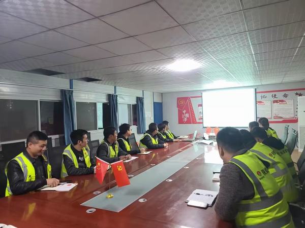 陜煤建設(shè)銅煤公司：第一項(xiàng)目部集重心，聚合力，奮力跑好“第一棒”