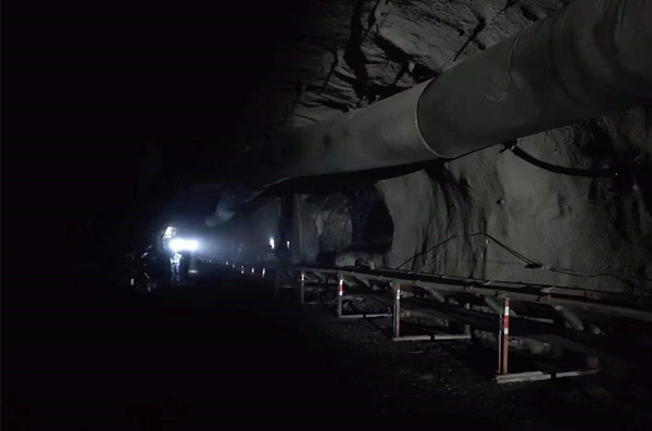 陜煤建設礦建三公司崔木項目部24盤區(qū)1#聯(lián)絡巷順利貫通