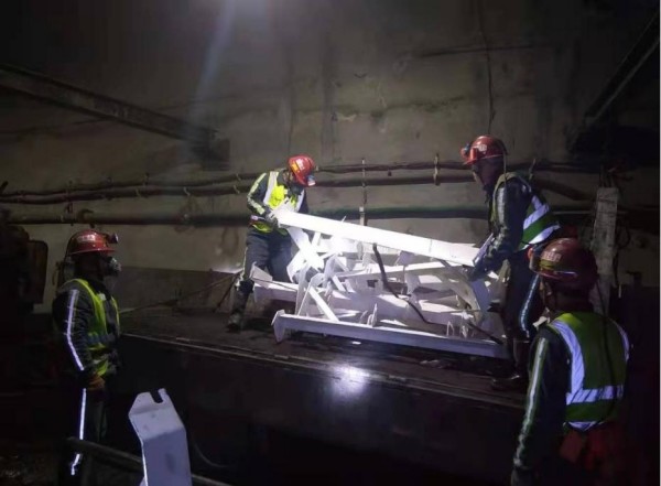 陜煤建設機電安裝公司順利完成小保當二號礦132204膠運順槽帶式輸送機安裝