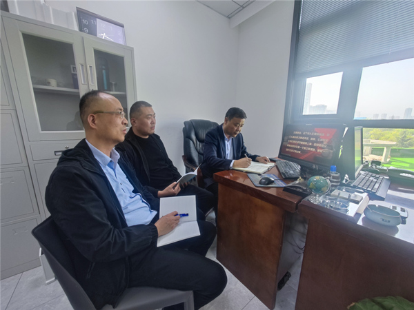 陜煤建設(shè)礦建三公司：把好“方向盤(pán)”，安全出行“穩(wěn)著陸”