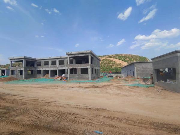 陜煤建設(shè)路橋分公司綏德縣第二凈水廠工程主體順利驗收