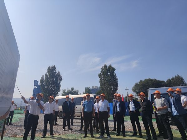 陜煤建設(shè)天工公司胡家河（孟村）煤礦鐵路專用線改擴建項目迎來觀摩團一行現(xiàn)場交流學(xué)習(xí)