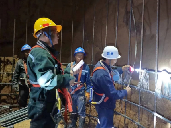 陜煤建設(shè)礦建三公司董東項(xiàng)目部順利完成專(zhuān)用回風(fēng)立井表土段施工