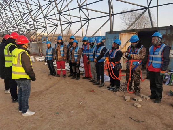 陜煤建設(shè)銅煤公司基層項(xiàng)目部：“抗嚴(yán)寒，保進(jìn)度”奮戰(zhàn)正當(dāng)時(shí)