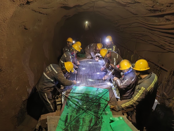 陜煤建設(shè)機(jī)電安裝公司：鉚足干勁搶進(jìn)度，細(xì)致慎微保安全