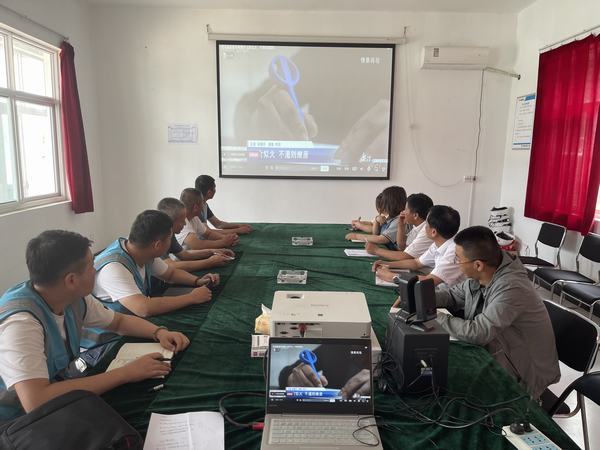 陜煤建設(shè)澄合分公司第十五項(xiàng)目部黨支部開展“弘揚(yáng)廉潔文化 凝聚風(fēng)清正氣”活動(dòng)