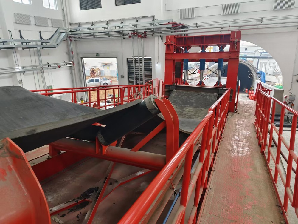 拼搏實干，共赴秋實