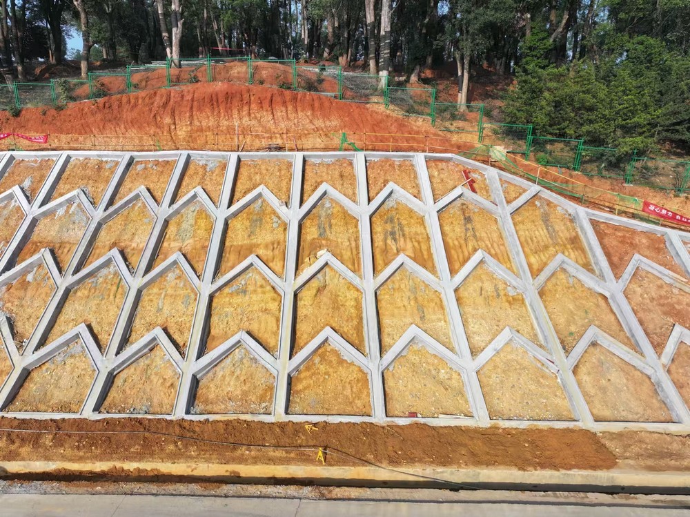 陜煤建設(shè)西北分公司：攻堅克難啃“骨頭”、邊坡治理顯成效