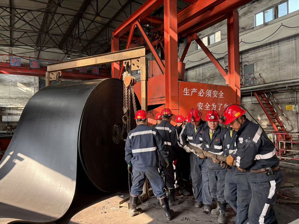 陜煤建設(shè)韓城分公司張家峁項目部：匠心筑基 鏖戰(zhàn)檢修