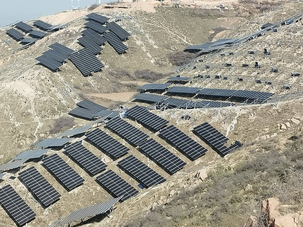 陜煤建設韓城分公司安裝四項目部：陜煤電力夏縣100MW光伏發(fā)電項目全力沖刺430首并目標