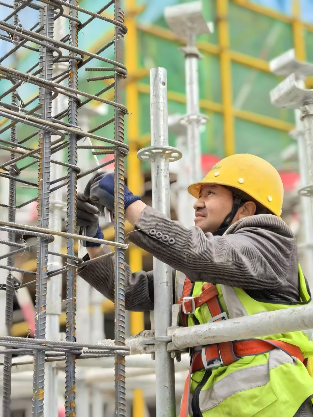 陜煤建設(shè)天工公司土建第九項(xiàng)目部：春風(fēng)勁吹施工忙，李家溝風(fēng)井項(xiàng)目加速前行