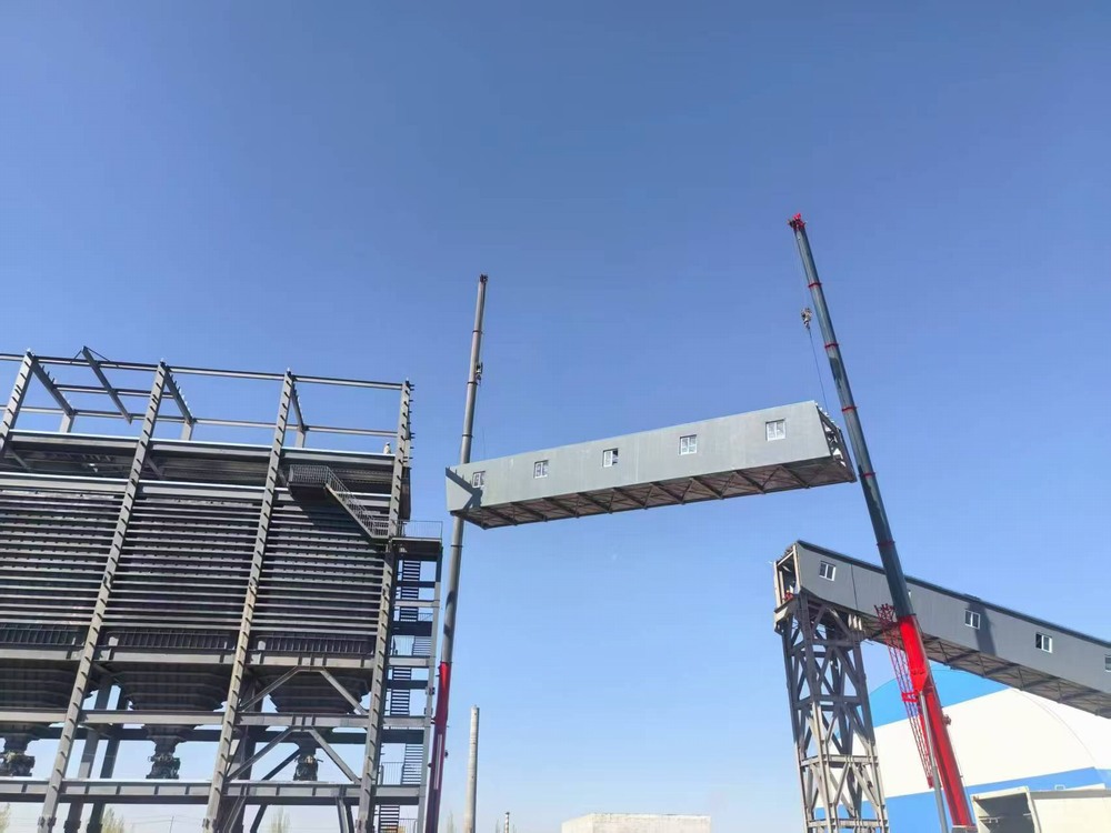 陜煤建設(shè)天工公司新疆第一項目部：雙機協(xié)作展絕技，棧橋凌空貫長虹