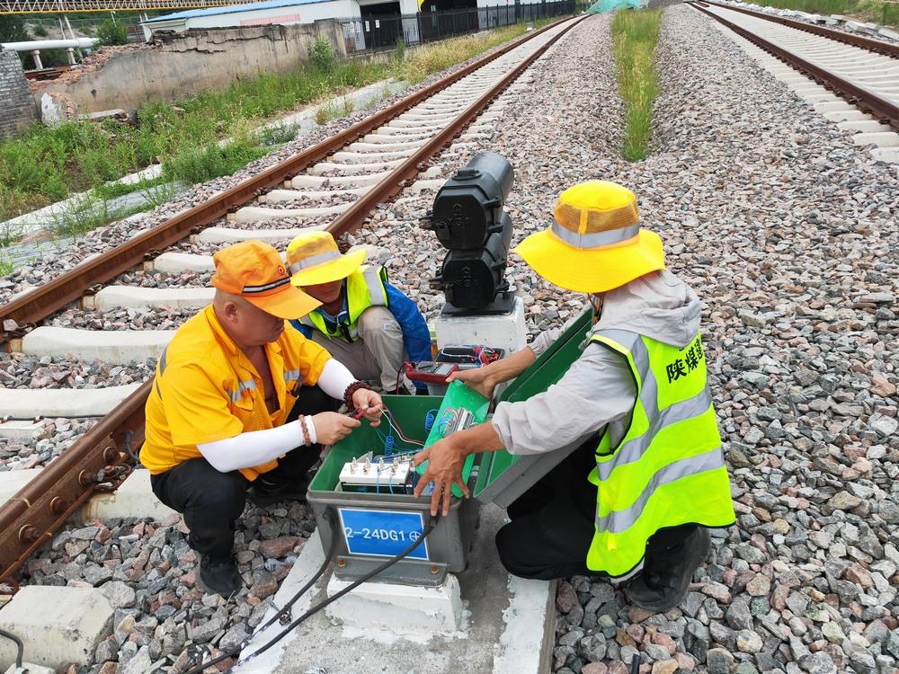 “路”途坦蕩！陜煤建設(shè)路橋分公司黃陵項目部“組合拳”齊發(fā)力