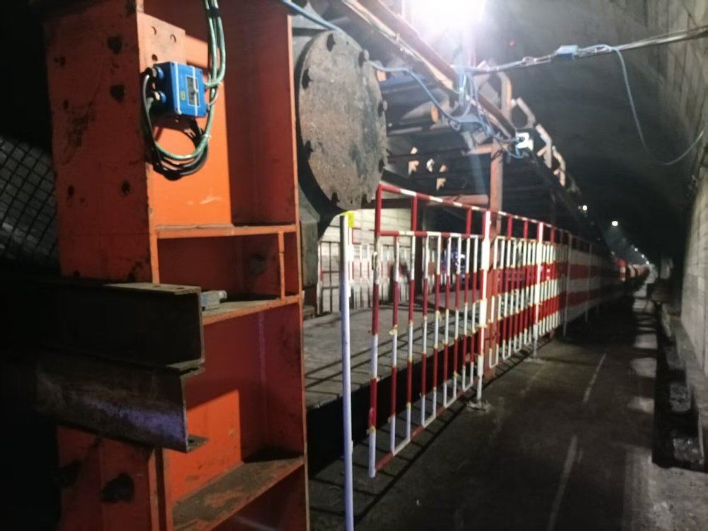 秋實映礦建！陜煤建設韓城分公司安裝第四項目部 施工的大佛寺礦4煤西部膠帶大巷二部帶式輸送機延伸設備安裝工程圓滿通過竣工預驗收