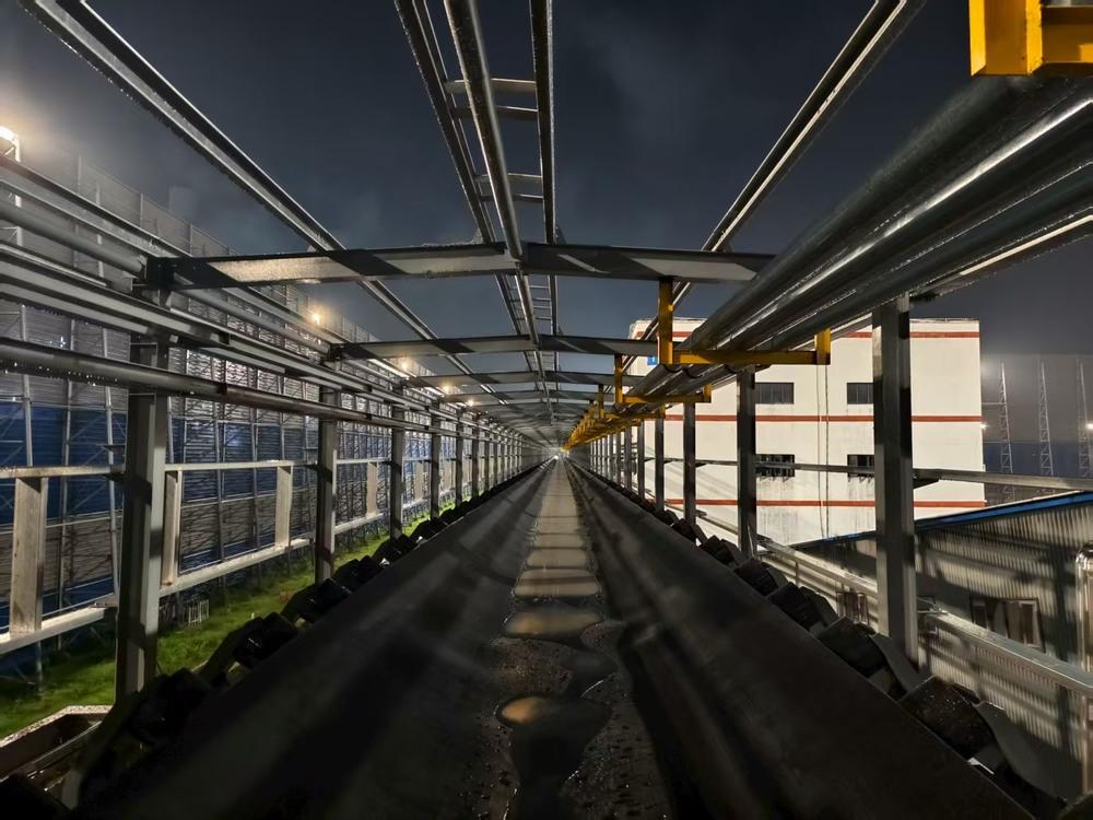 陜煤建設路橋分公司荊州項目部：風雨無阻，決戰(zhàn)830節(jié)點目標紀實