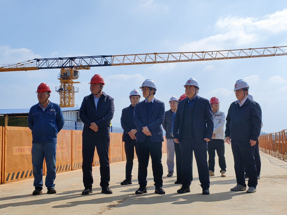 省紀(jì)委監(jiān)委駐陜煤集團(tuán)紀(jì)檢監(jiān)察組組長、集團(tuán)黨委委員、紀(jì)委書記閆恒光一行深入陜煤汨羅電廠項(xiàng)目調(diào)研指導(dǎo)工作