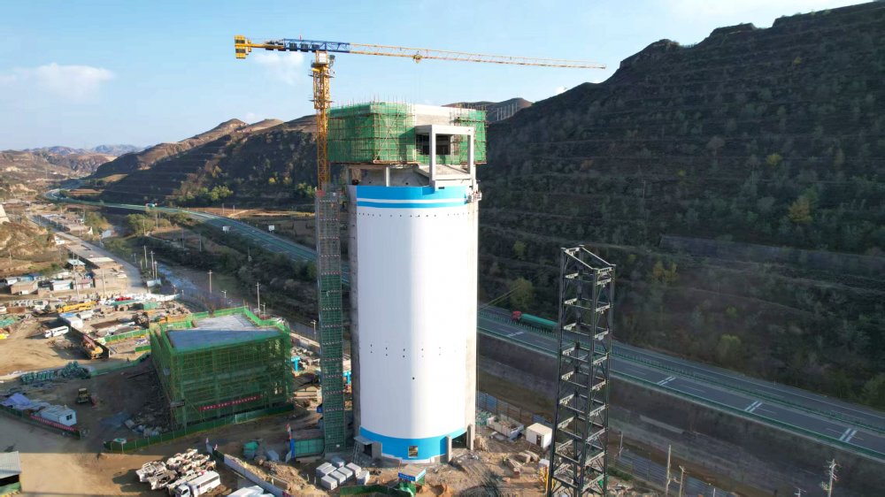 提前2天落位！橫山天云煤礦棧橋鋼支架架起“運輸樞紐”，12月投產(chǎn)再添保障